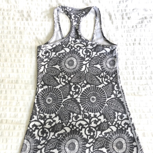 LuLuLemon Tank Top - Picture 4 of 5